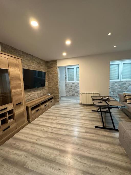 Cozy 1-Bedroom Apartment Madrid Exterior foto