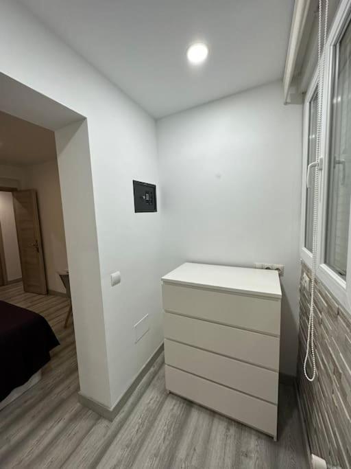 Cozy 1-Bedroom Apartment Madrid Exterior foto